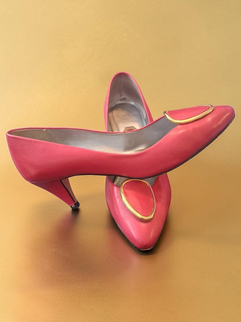 Vintage Fanfares Red Pumps Gold-tone Buckle Pointed-toe Women's Shoes Size 7